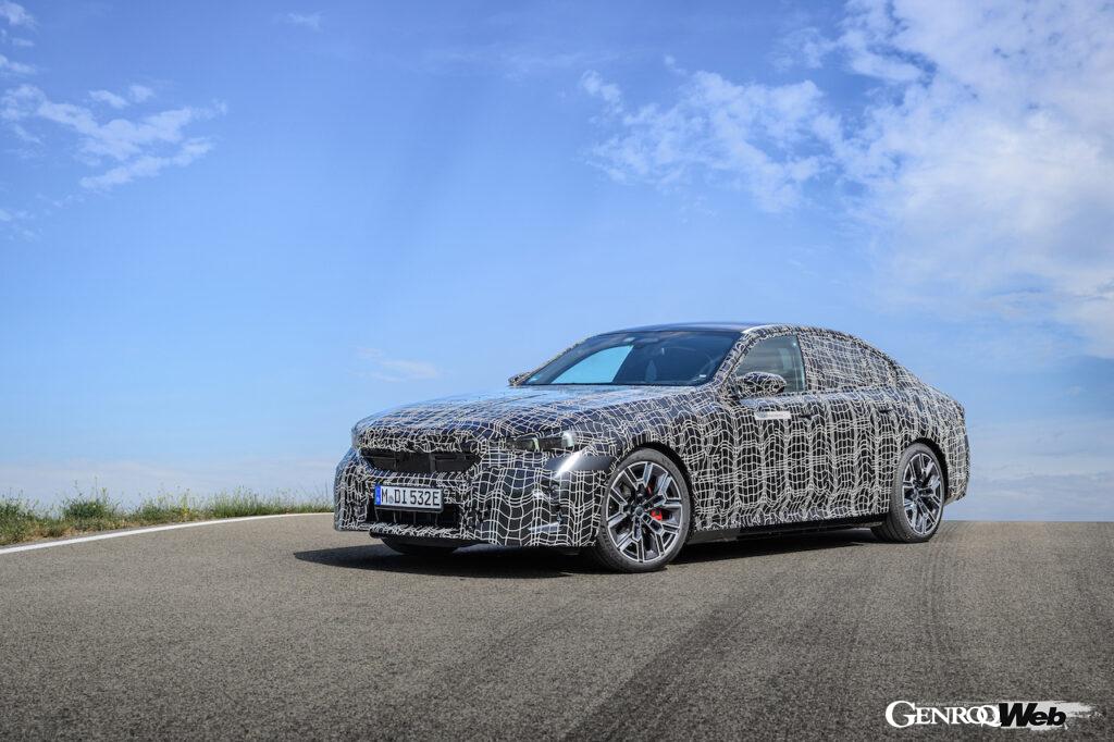「まもなく登場する8代目BMW5シリーズのBEV版「i5」は「視線で車線変更できる」自動運転機能を装備」の21枚目の画像