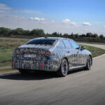 「まもなく登場する8代目BMW5シリーズのBEV版「i5」は「視線で車線変更できる」自動運転機能を装備」の25枚目の画像ギャラリーへのリンク