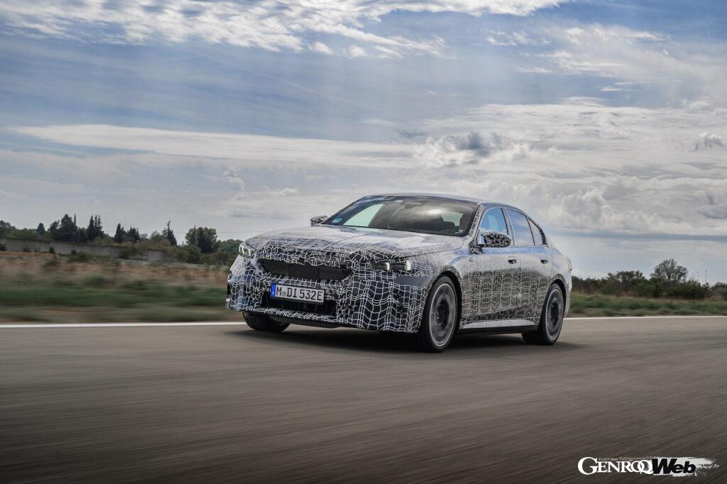 「まもなく登場する8代目BMW5シリーズのBEV版「i5」は「視線で車線変更できる」自動運転機能を装備」の26枚目の画像
