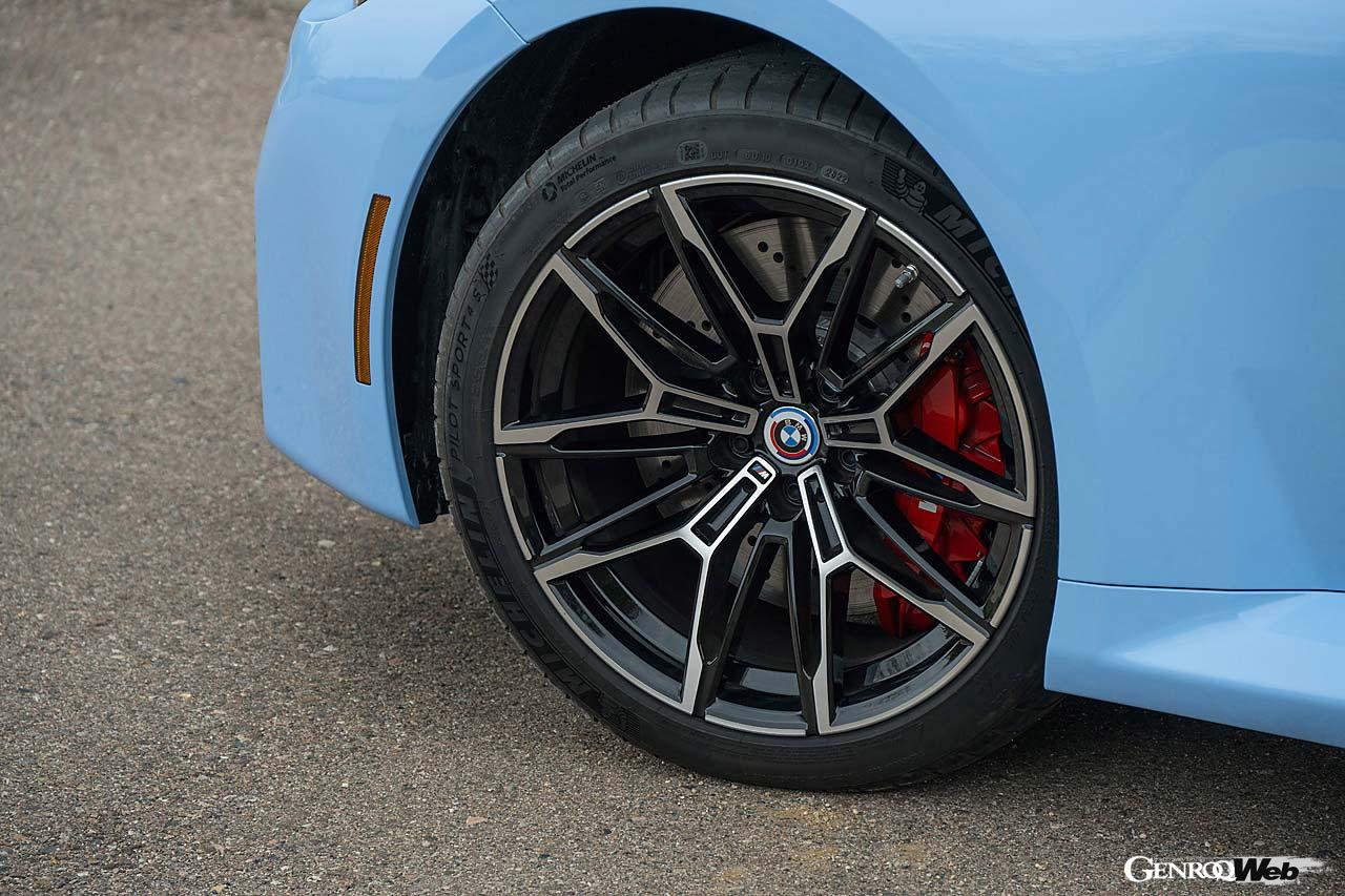 「今でも6速MTが選べる新型「BMW M2」に試乗して「460PS」と「オーバーフェンダー」を堪能」の4枚目の画像