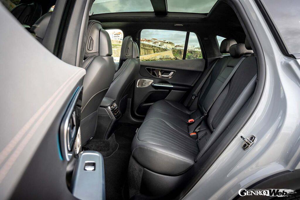 「メルセデス・ベンツの最新フル電動SUV「EQE SUV」に試乗して電動AWDの実力を実感」の5枚目の画像