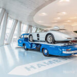 1950年代に活躍したレーシングカー用高速トランスポーター「メルセデス・ベンツ ブルーワンダー」 - Wo erleben die Mercedes-Benz Motorsportfans ihr „Blaues Wunder“?Where can Mercedes-Benz motorsport fans admire the “Blue Wonder”?