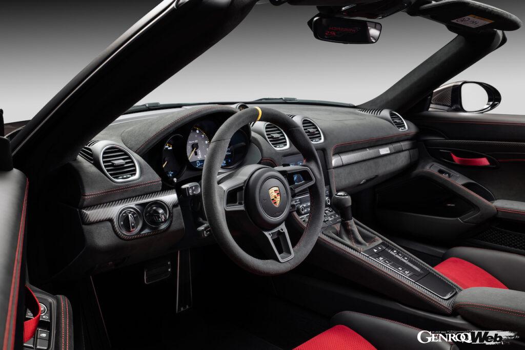 「最強ミッドエンジンオープン「ポルシェ 718 スパイダー RS」の最高出力は500PS【動画】」の2枚目の画像