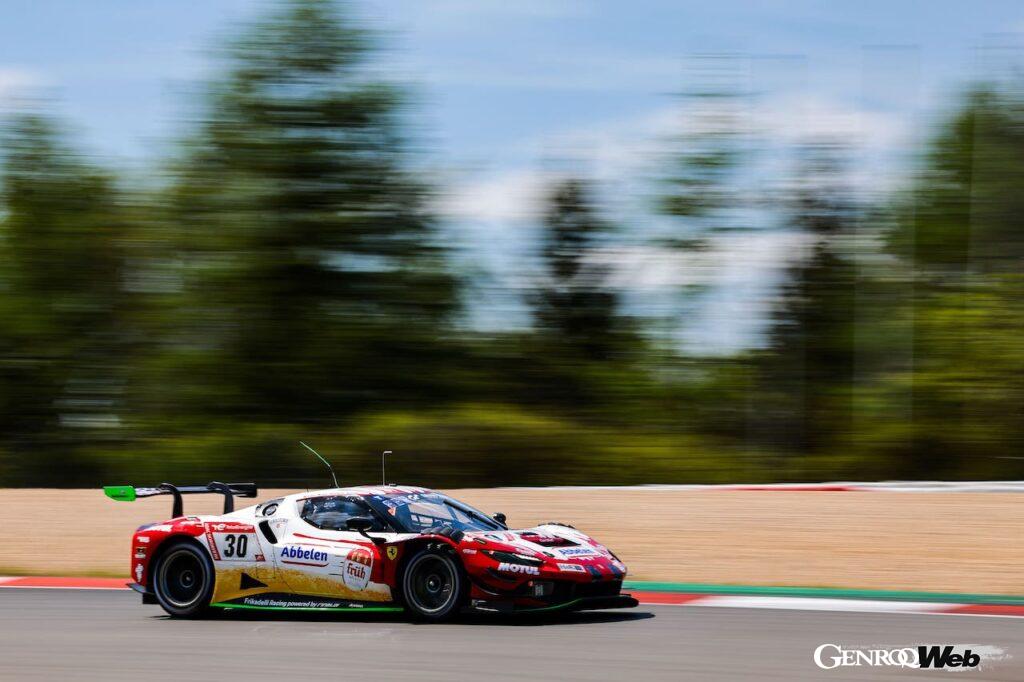 「「フェラーリ296 GT3」30号車がニュルブルクリンク24時間レースを制覇「最多周回数162ラップを走破」」の1枚目の画像
