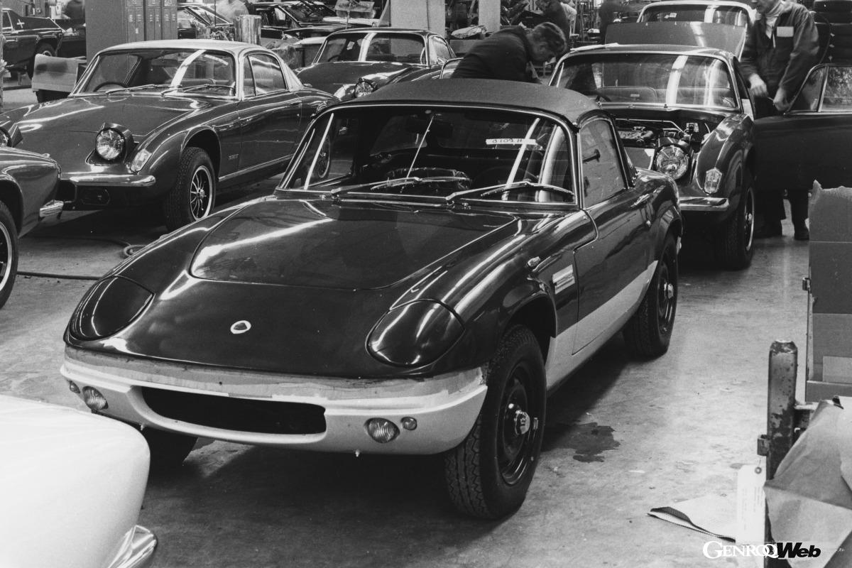 1962年に発表され、今でも最高のスポーツカーの1台として初期のロータスを代表するエラン。