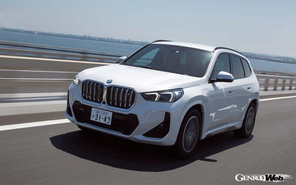 「BMWの売れ筋コンパクトSUV「X1」のガソリンモデルとフル電動モデル「iX1」を比較試乗」の2枚目の画像