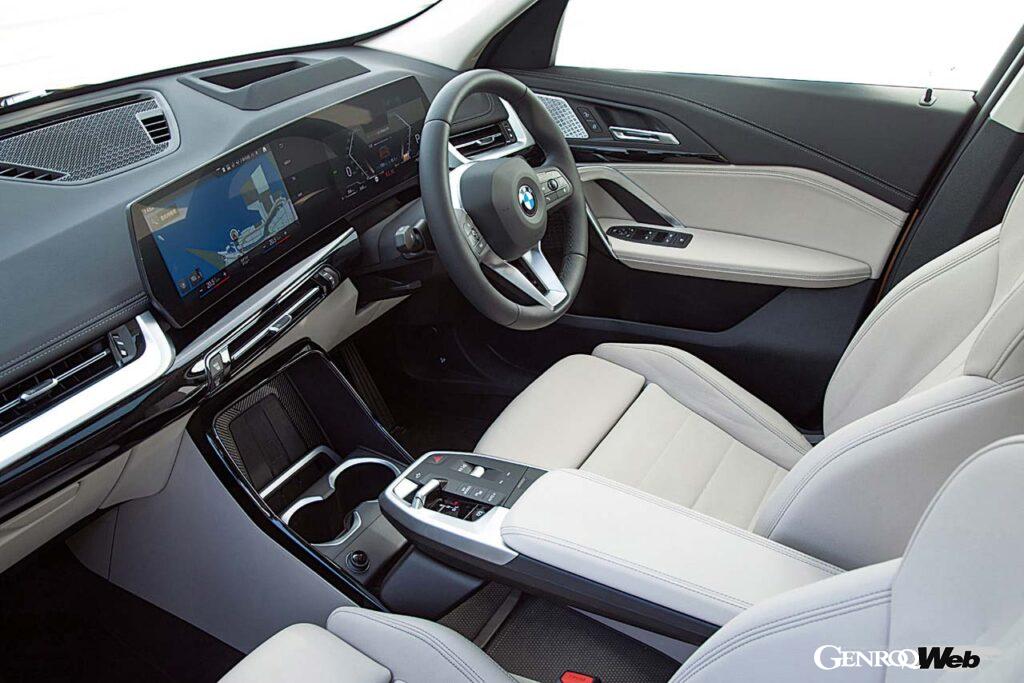 「BMWの売れ筋コンパクトSUV「X1」のガソリンモデルとフル電動モデル「iX1」を比較試乗」の7枚目の画像