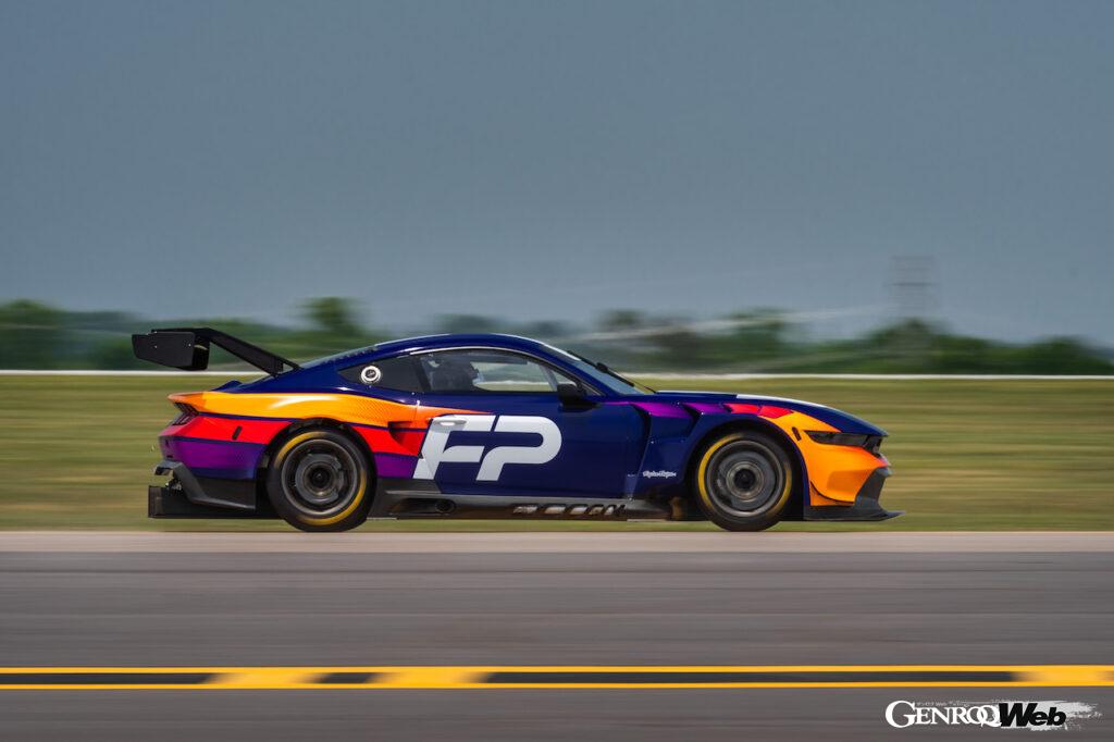 「フォードの最新レーシングカー「マスタング GT3」は2024年シーズンのル・マン24時間に参戦【動画】」の2枚目の画像