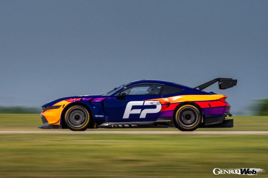 「フォードの最新レーシングカー「マスタング GT3」は2024年シーズンのル・マン24時間に参戦【動画】」の4枚目の画像