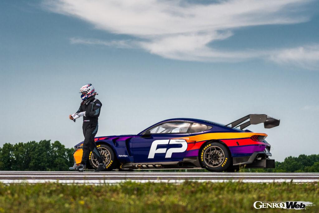 「フォードの最新レーシングカー「マスタング GT3」は2024年シーズンのル・マン24時間に参戦【動画】」の14枚目の画像