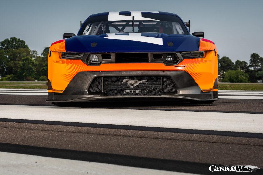 「フォードの最新レーシングカー「マスタング GT3」は2024年シーズンのル・マン24時間に参戦【動画】」の24枚目の画像