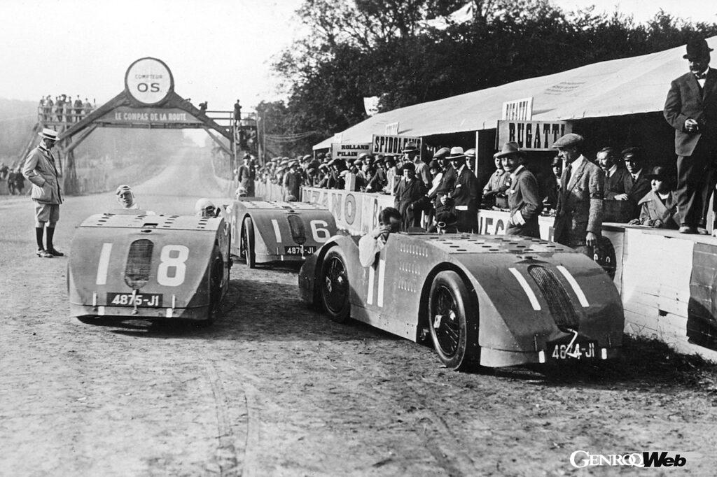 1923年のフランスGPに4台が参戦した「ブガッティ タイプ 32 “タンク”」。