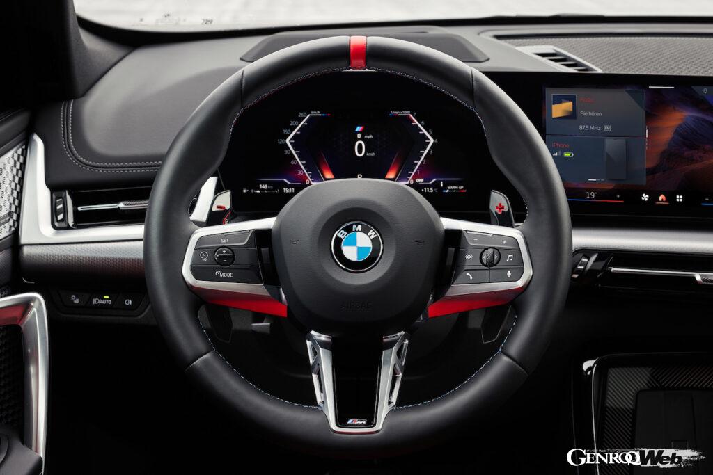 「「ついに来た！」BMW X1シリーズ最強を誇るハイパフォーマンス仕様「X1 M35i xDrive」【動画】」の18枚目の画像
