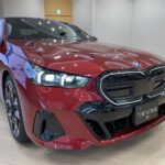 「新型「BMW 5シリーズ」がフル電動モデル「i5」とともに日本で販売開始「ガソリン＆ディーゼルは48Vマイルドハイブリッド」」の2枚目の画像ギャラリーへのリンク