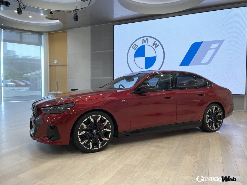 「新型「BMW 5シリーズ」がフル電動モデル「i5」とともに日本で販売開始「ガソリン＆ディーゼルは48Vマイルドハイブリッド」」の18枚目の画像