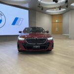 「新型「BMW 5シリーズ」がフル電動モデル「i5」とともに日本で販売開始「ガソリン＆ディーゼルは48Vマイルドハイブリッド」」の20枚目の画像ギャラリーへのリンク
