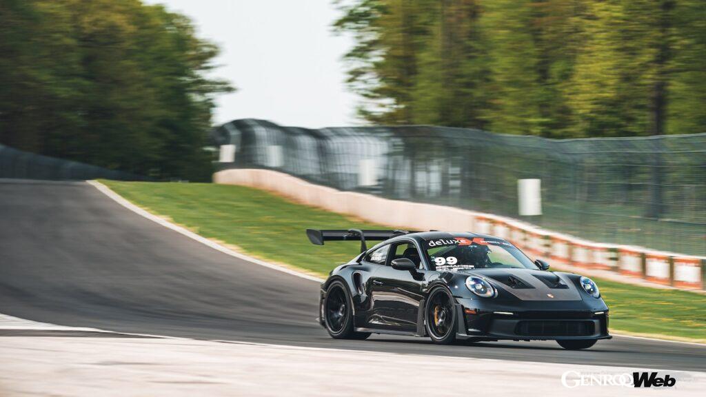 ディミトリ・ディマコスのドライブで、ポルシェ 911 GT3 RSが、ロード・アメリカにおける市販車コースレコードを記録した。