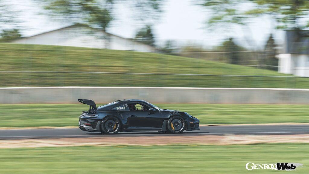 ディミトリ・ディマコスのドライブで、ポルシェ 911 GT3 RSが、ロード・アメリカにおける市販車コースレコードを記録した。