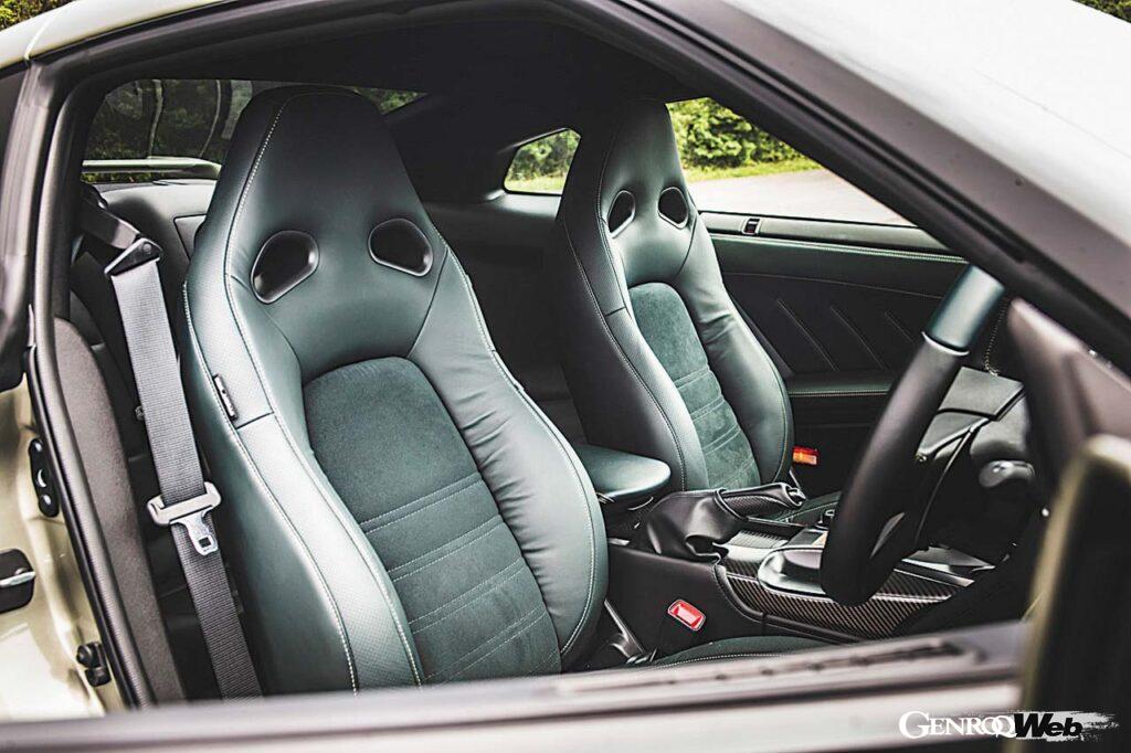 「熟成を重ねた「日産 GT-R」と比類ない性能の「ポルシェ 911 カレラ4 GTS」スポーツAWD比較試乗」の8枚目の画像