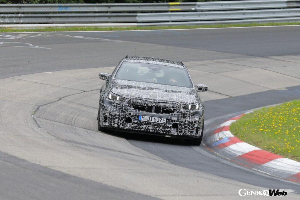 「【スクープ！】BMWのハイパフォーマンスツーリングワゴン「M5 ツーリング」はV8にツインモーター装備？」の1枚目の画像