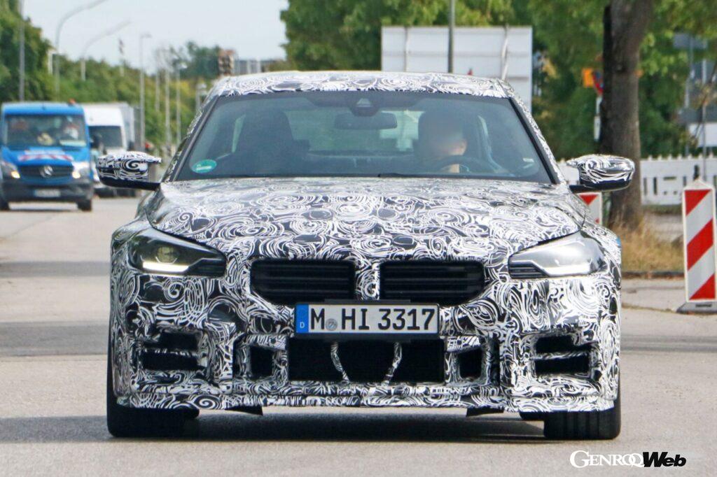「【スクープ！】 新型「BMW M2 CS」はローダウン＆アグレッシブなリップスポイラーを装着？」の2枚目の画像