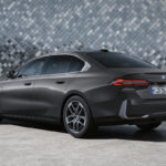 「新型「BMW 5シリーズ」と「メルセデス・ベンツ Eクラス」をディーゼルマイルドハイブリッド＋AWDで比較」の7枚目の画像ギャラリーへのリンク