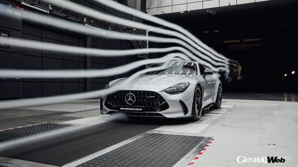 「フラッグシップスポーツ「メルセデスAMG GT クーペ」ワールドプレミア「2＋2シートもあり」【動画】」の1枚目の画像