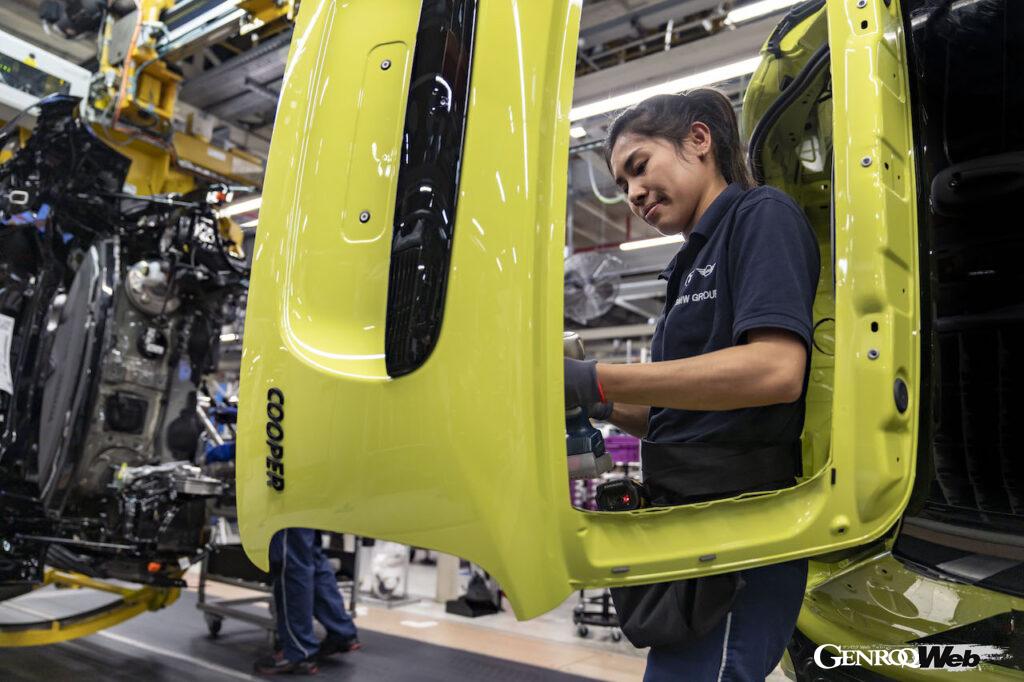 「BMWグループが英国MINI生産拠点に6億ポンド投資「2030年からはフル電動モデル専用生産拠点」」の2枚目の画像