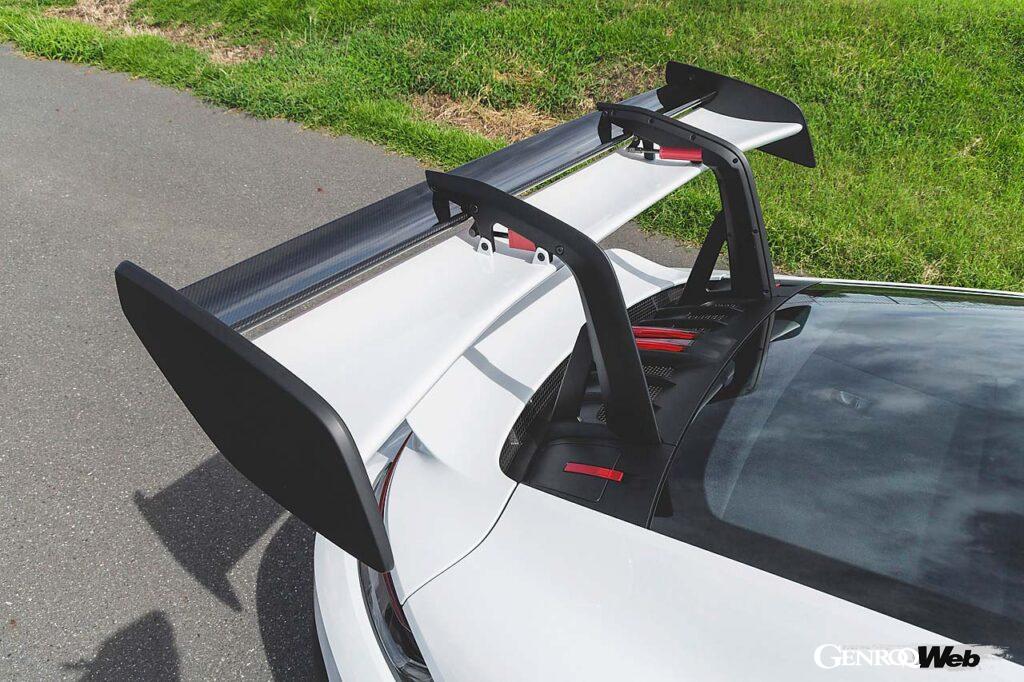 「9000rpm回る自然吸気モデル最高峰「ポルシェ911GT3 RS」は超の付く空力重視マシンだ」の3枚目の画像