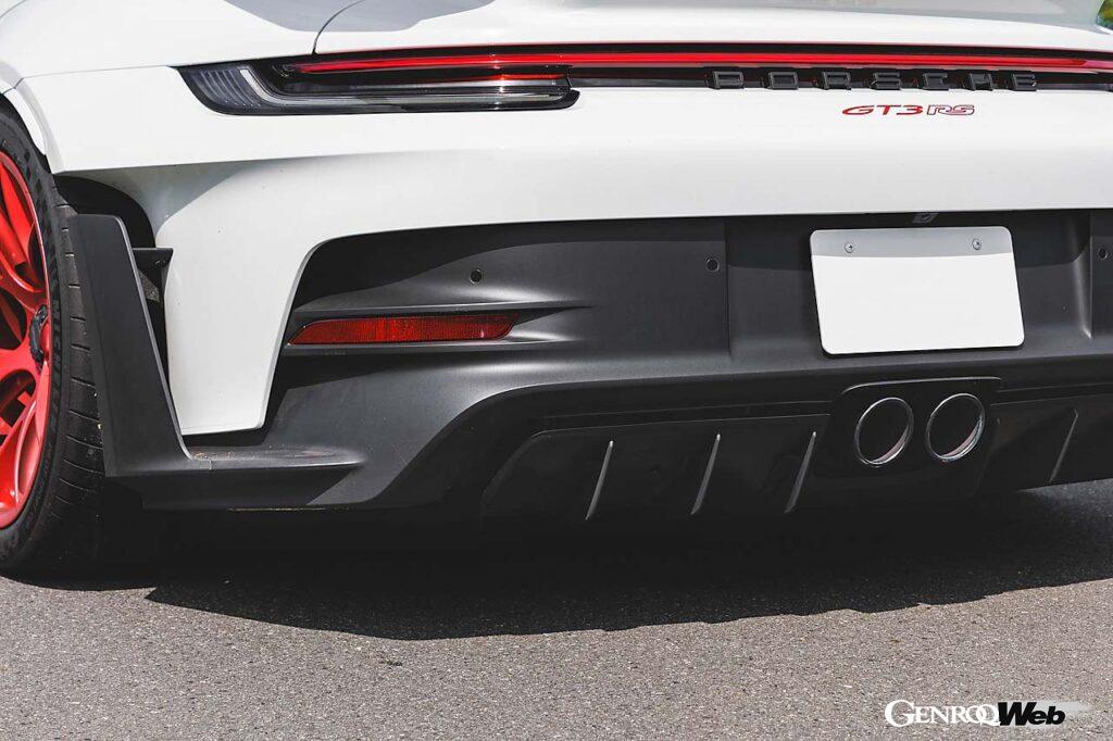 「9000rpm回る自然吸気モデル最高峰「ポルシェ911GT3 RS」は超の付く空力重視マシンだ」の7枚目の画像