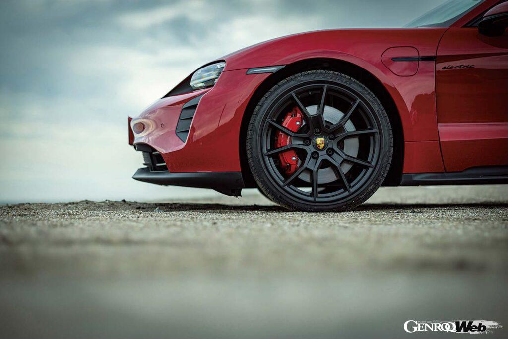 「プラットフォームを共用する「ポルシェ タイカン GTS」と「アウディ RS e-tron GT」のハイパフォーマンスBEV比較」の7枚目の画像