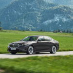 「BMWの主力サルーン5シリーズに「530e セダン」「550e xDrive セダン」プラグインハイブリッドモデル2機種登場」の1枚目の画像ギャラリーへのリンク