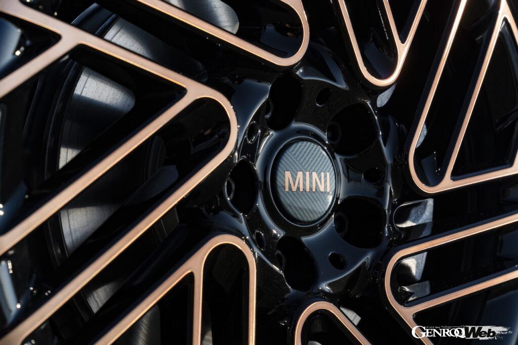 「限定320台「MINI クラブマン」最終モデルが日本導入「ついに生産終了MINIのステーションワゴン」」の4枚目の画像