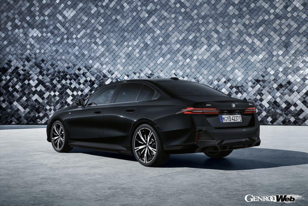 「20インチ専用デザインホイール採用の「BMW 523d xDrive THE FIRST EDITION」を2024年2月まで限定生産」の3枚目の画像