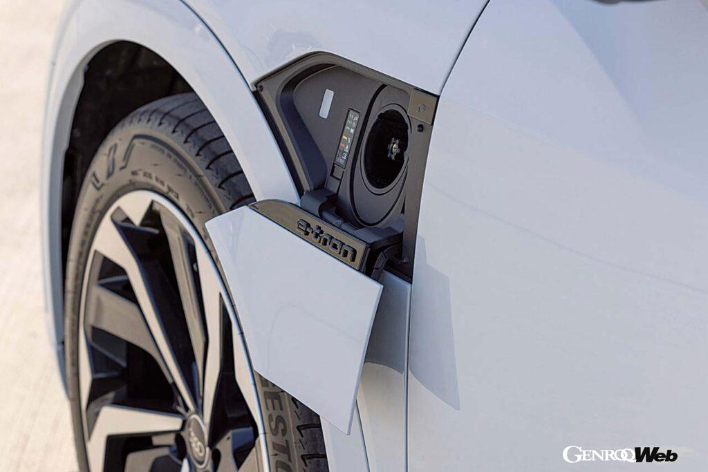 「アウディの最新フル電動SUV「Q8 e-tron」に試乗して2026年に完全電動化を目指すアウディのスタンダードを理解する」の8枚目の画像