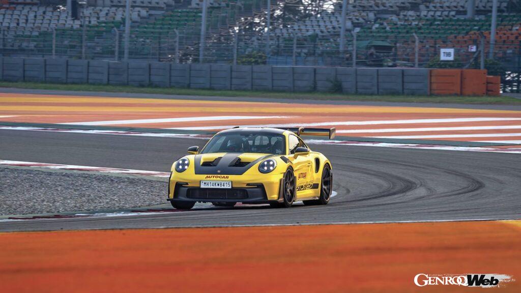 ブッダ・インターナショナル・サーキットを走行する、ポルシェ 911 GT3 RS。