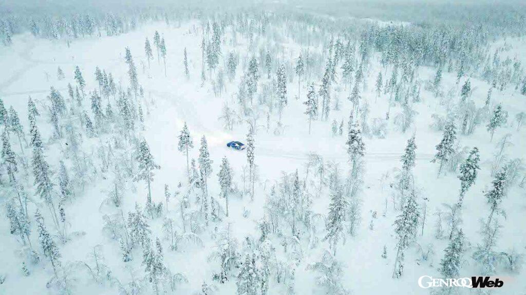 「911で雪上トレーニング「ポルシェ・アイス・エクスペリエンス」にレーサーのカタリーナ・キヴァロヴァが挑戦」の7枚目の画像