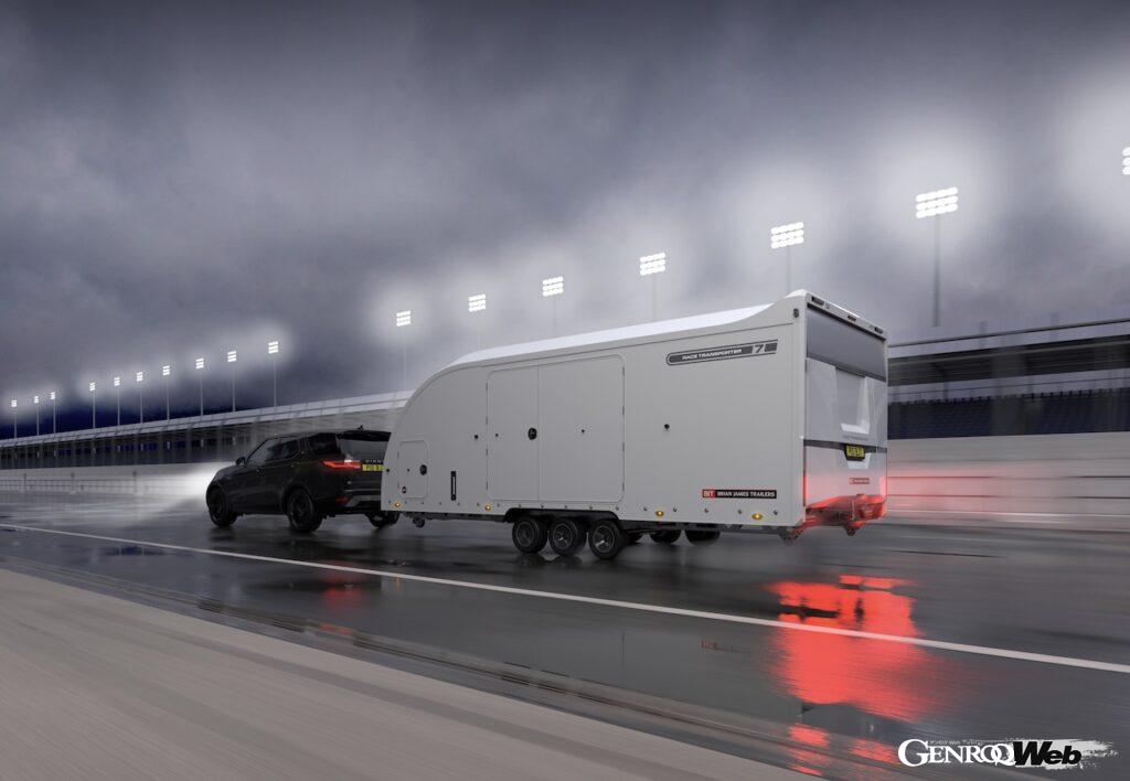 「最新軽量密閉型トレーラー「レース トランスポーター7」は重量級EVや高級SUVに対応【動画】」の1枚目の画像