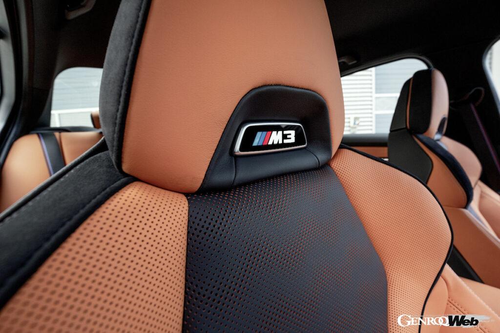 「独スポーツカー対決「ポルシェ 911」と「BMW M4」を最も素のグレードで比較する」の6枚目の画像