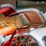 「「メルセデス・ベンツ 300 SL クーペ」が起こしたセンセーションとは？「史上初のガルウィングドア採用市販車」」の6枚目の画像ギャラリーへのリンク