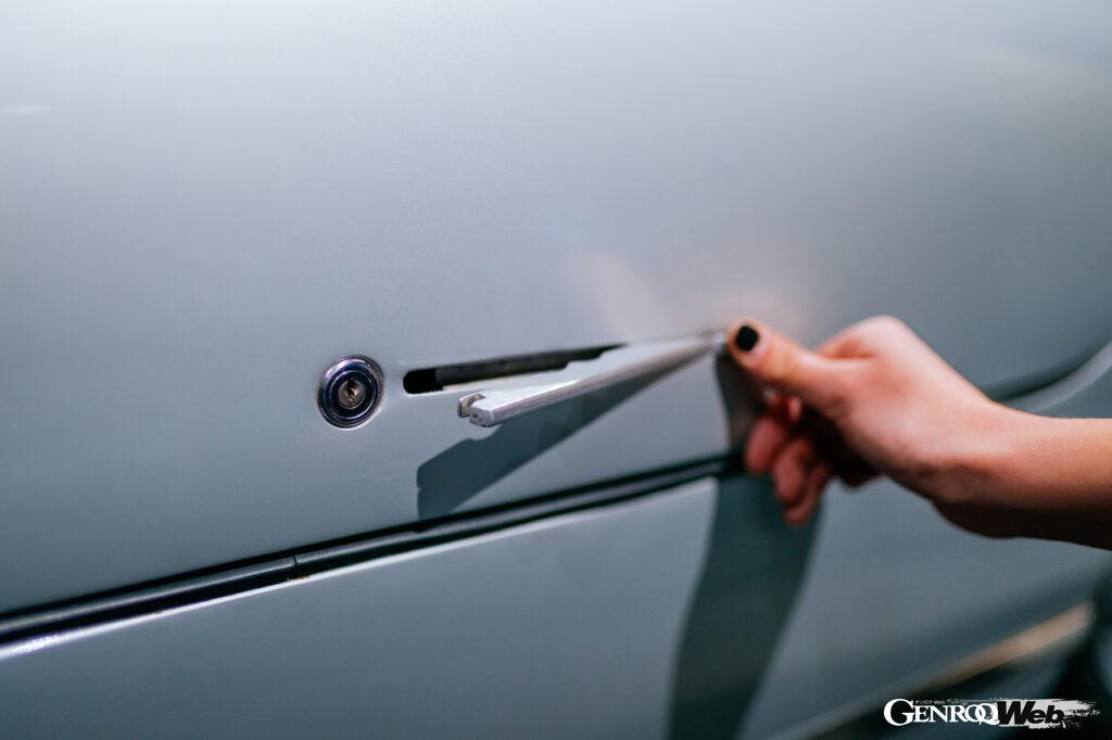 「「メルセデス・ベンツ 300 SL クーペ」が起こしたセンセーションとは？「史上初のガルウィングドア採用市販車」」の8枚目の画像