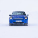 「フル電動「MINI クーパー SE」が雪上でも走行性能を発揮する理由は「フロア下のバッテリーが生む低重心」」の18枚目の画像ギャラリーへのリンク