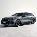 「新型「BMW 5シリーズ ツーリング」が日本販売開始「ステーションワゴン初フル電動モデルも」【動画】」の21枚目の画像ギャラリーへのリンク