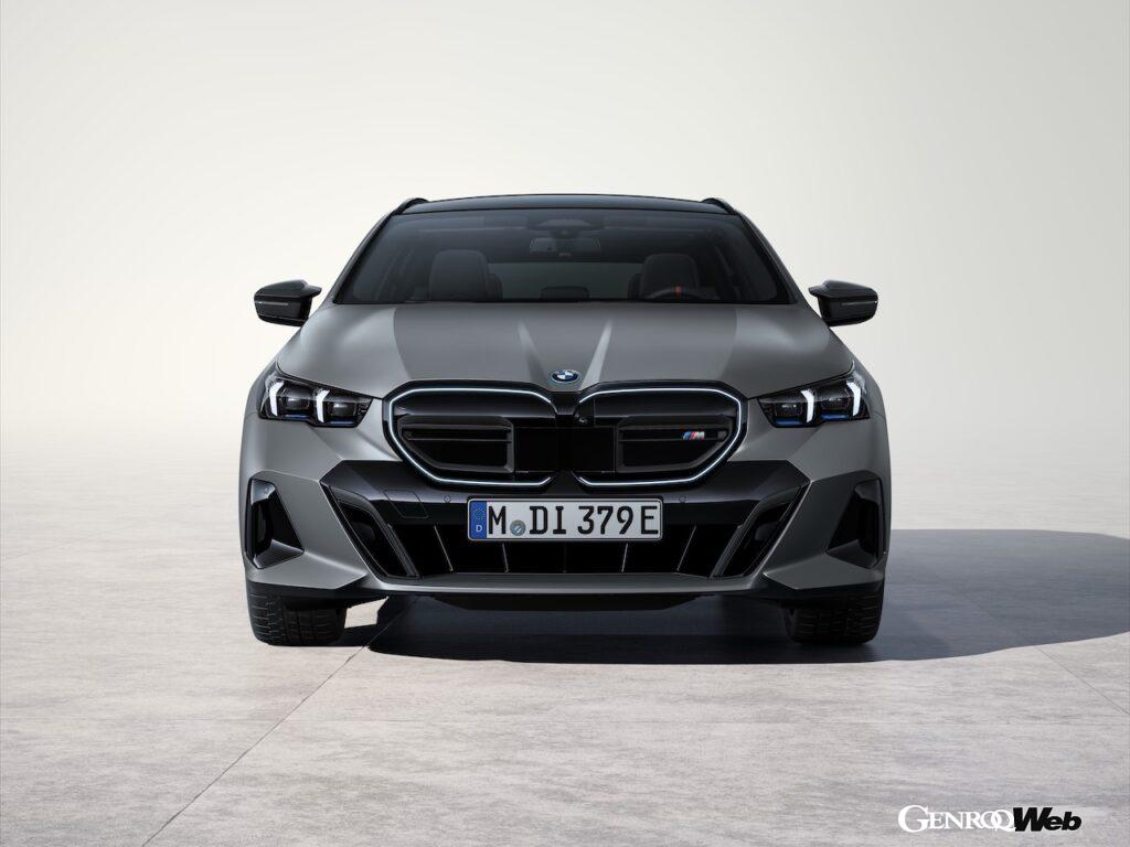 「新型「BMW 5シリーズ ツーリング」が日本販売開始「ステーションワゴン初フル電動モデルも」【動画】」の23枚目の画像