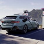「新型「BMW 5シリーズ ツーリング」が日本販売開始「ステーションワゴン初フル電動モデルも」【動画】」の26枚目の画像ギャラリーへのリンク