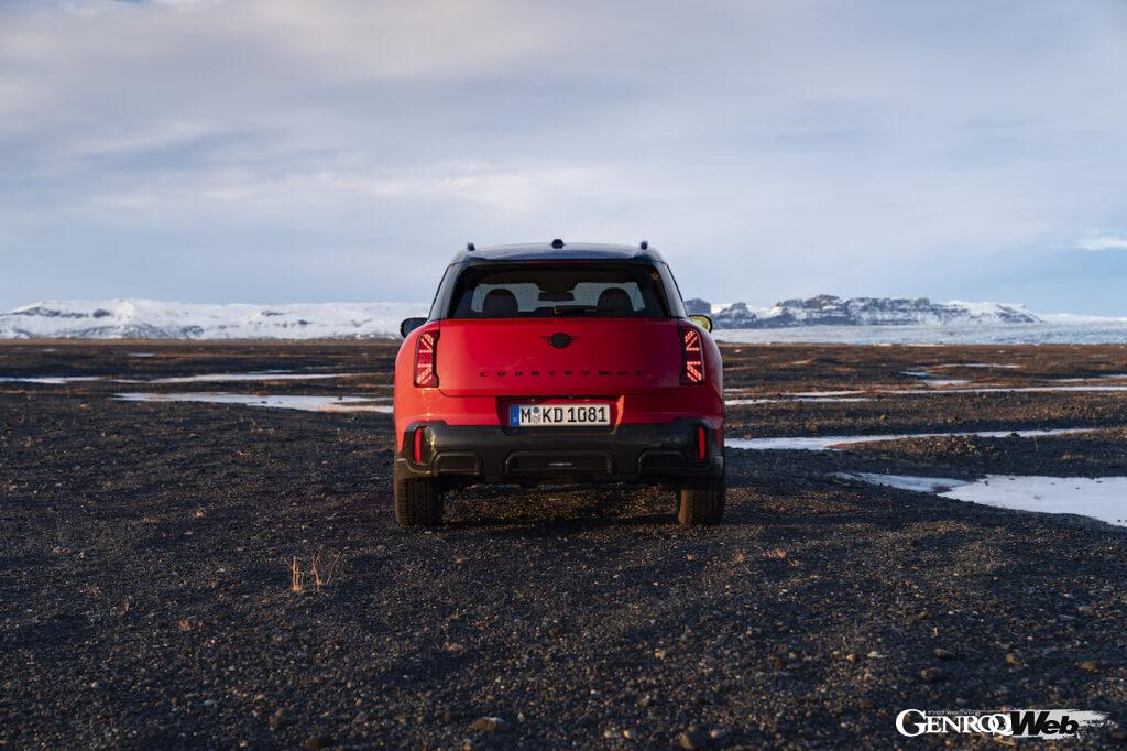 「「MINI カントリーマン S ALL4」がアイスランドに上陸「極寒の火山地帯で走破性能を発揮」」の28枚目の画像
