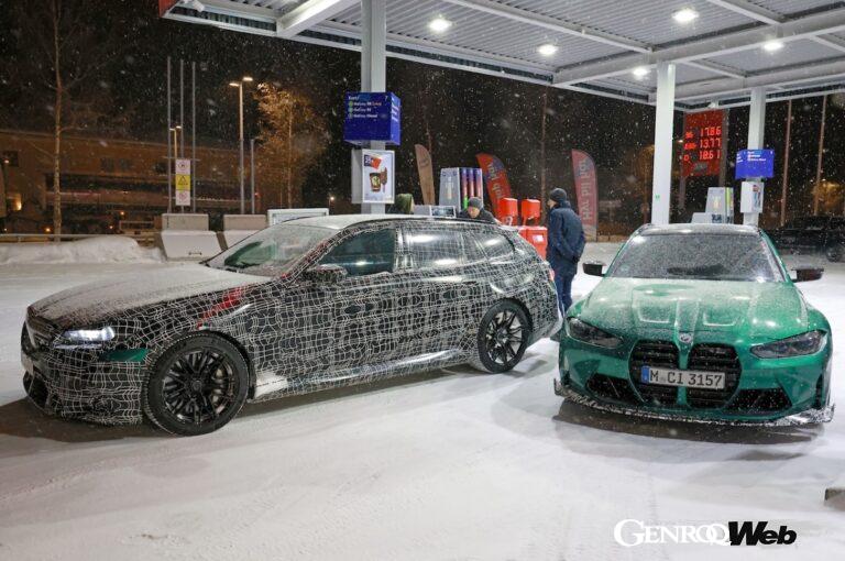 BMW の「M5セダン」、「M5ツーリング」および「M3 CSツーリング」の市販型プロトタイプをスウェーデン北部のガソリンスタンドで目撃。