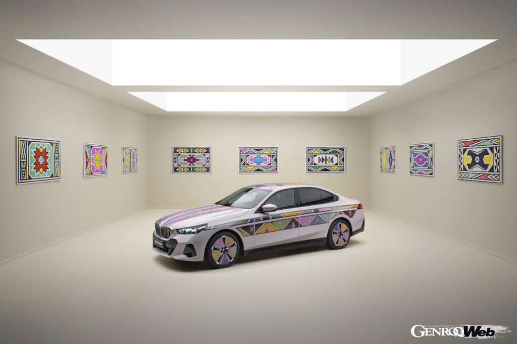 「BMWがボディカラーがデジタルに変化する「i5 フロウ ノストカーナ」を公開「1991年のアートカーをオマージュ」【動画】」の1枚目の画像