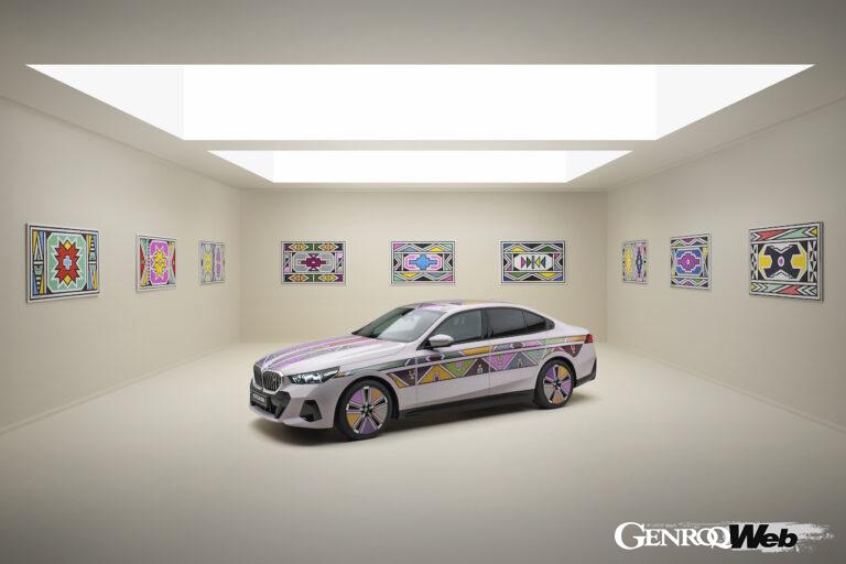 フリーズ・ロサンゼルスで公開されたデジタルアートカー、「BMW i5 フロウ ノストカーナ」。
