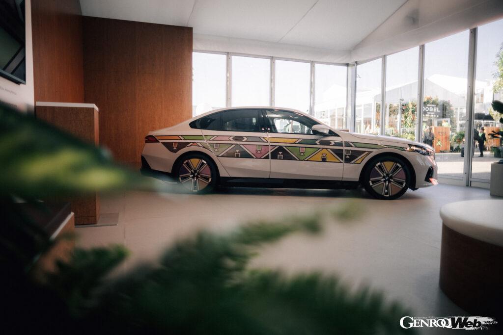 「BMWがボディカラーがデジタルに変化する「i5 フロウ ノストカーナ」を公開「1991年のアートカーをオマージュ」【動画】」の21枚目の画像